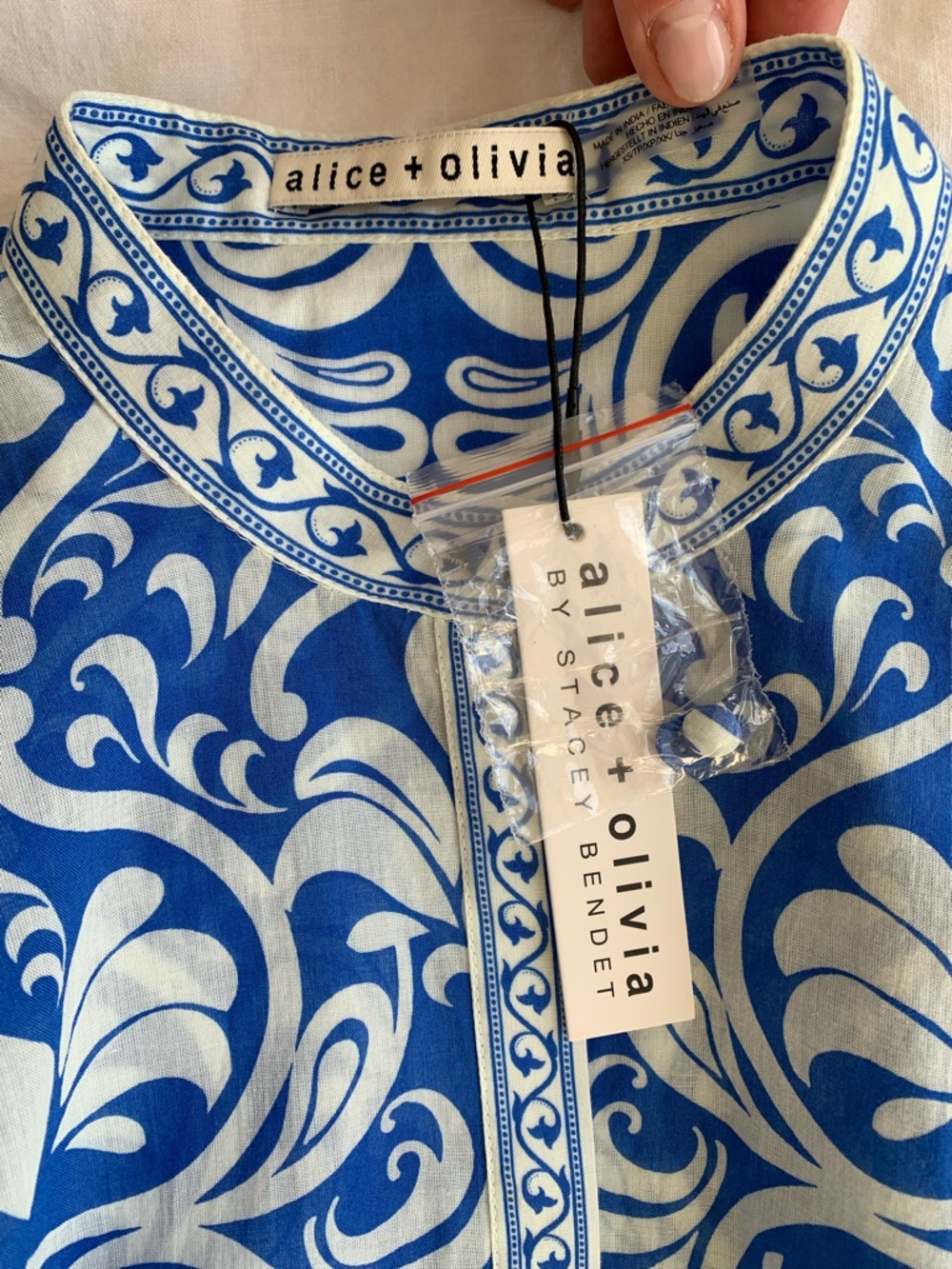 NWT Alice + Olivia April Cotton Puff Button Down Up Top Soirée True Blue White - Picture 6 of 11